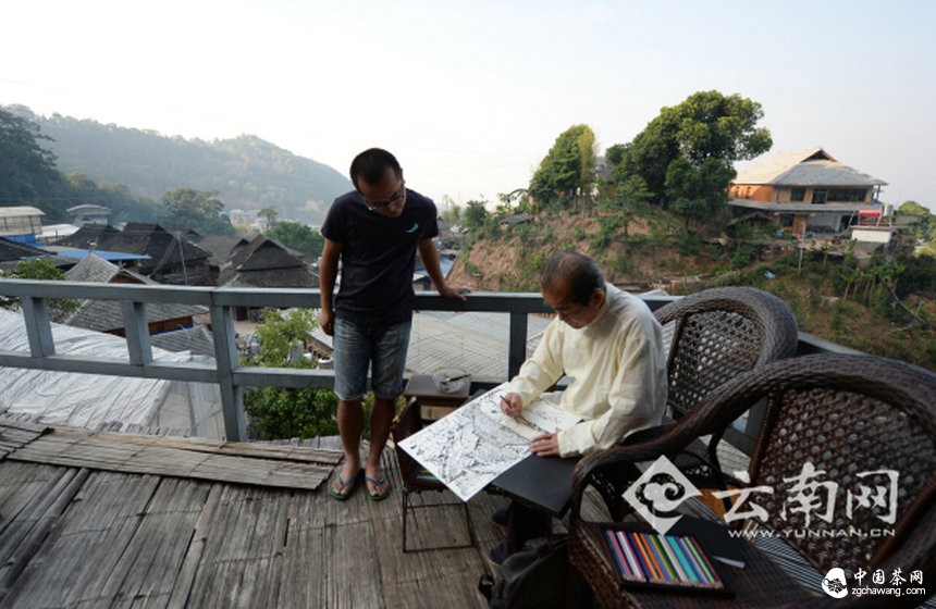 80后布朗小伙自費請國際學(xué)者獻策民族文化保護