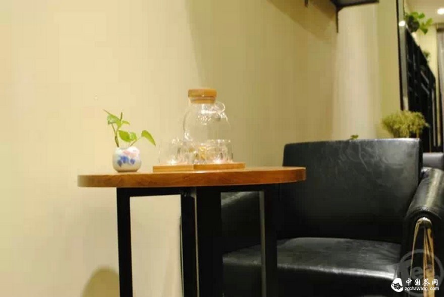 趨勢：茶館越來(lái)越像茶葉店  傻傻分不清是賣(mài)茶水還是賣(mài)茶葉？  