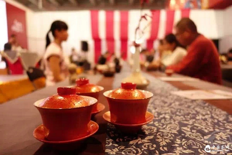 趨勢：茶館越來(lái)越像茶葉店  傻傻分不清是賣(mài)茶水還是賣(mài)茶葉？  