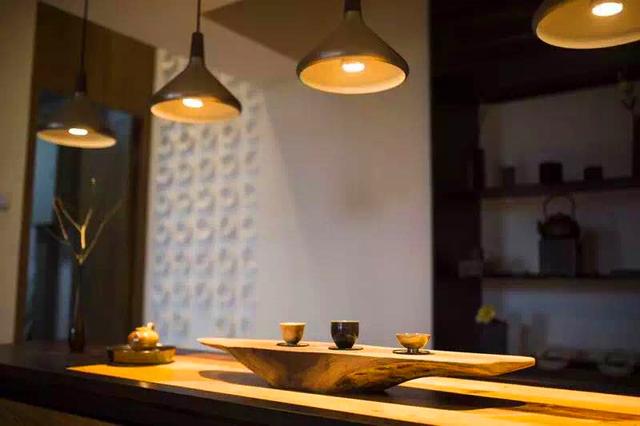 現(xiàn)代文創(chuàng)融合非遺古韻 再現(xiàn)&ldquo;絲路上的茶席&rdquo;