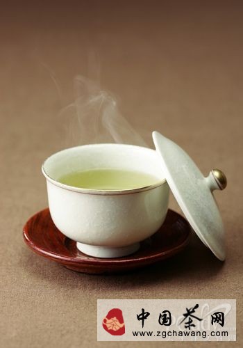 優(yōu)雅品茶 精致茶具增添品茶情趣